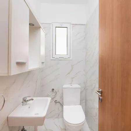 Comfortable 3br Family In Agia Paraskevi By Upstreet *